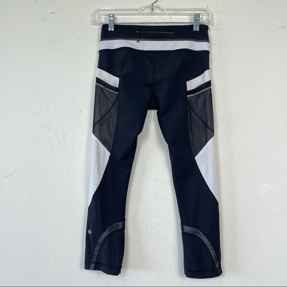 Lululemon Run Inspire Crop II All Full-On Luxtreme Black / White Leggings 4 - Picture 9 of 16